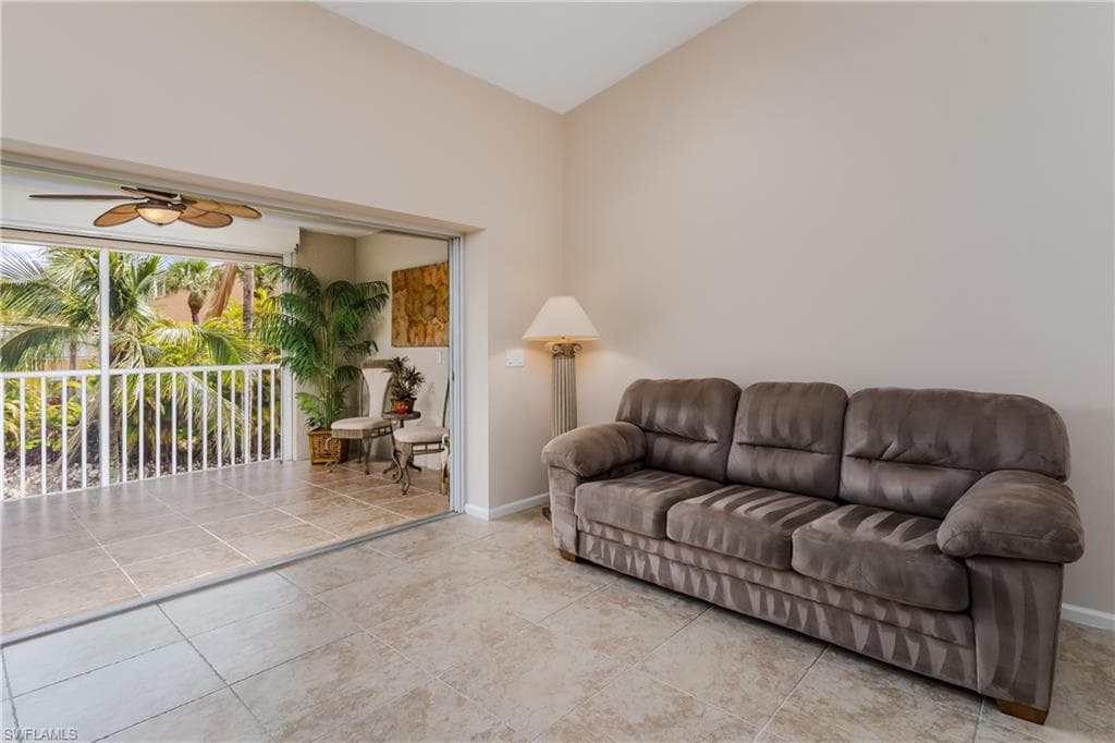 6840 Beach Resort DR 4-18