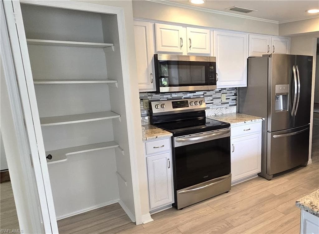 16283 Mirror Lake DR-23