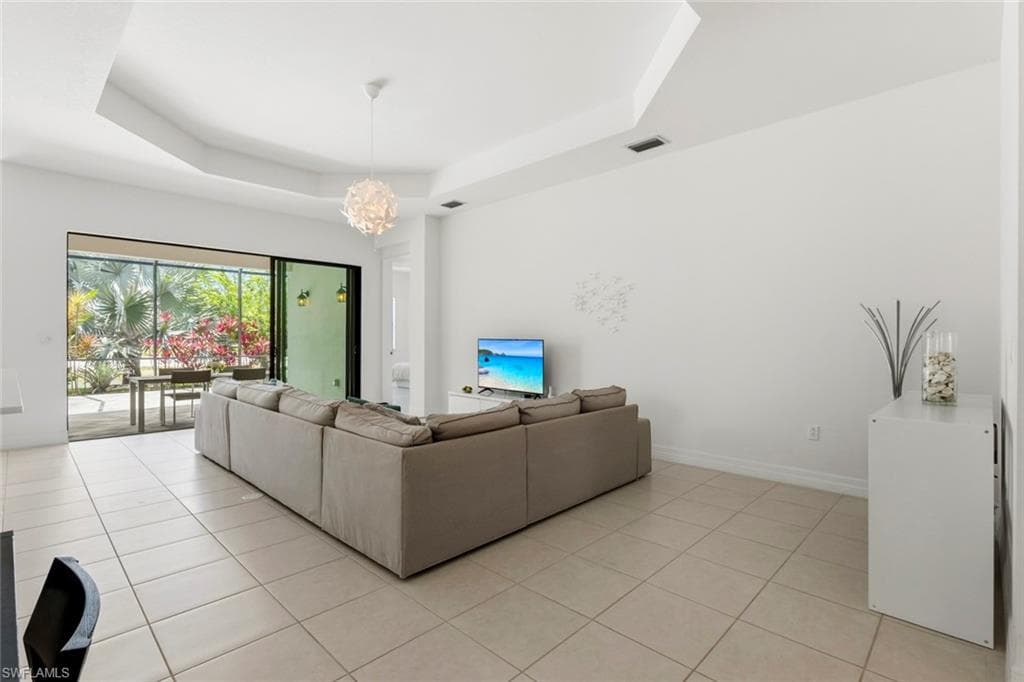 4715 Kensington CIR-13
