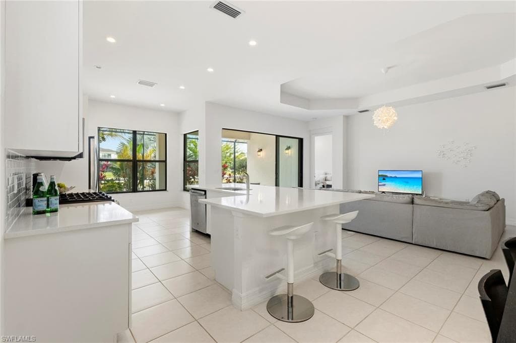 4715 Kensington CIR-7