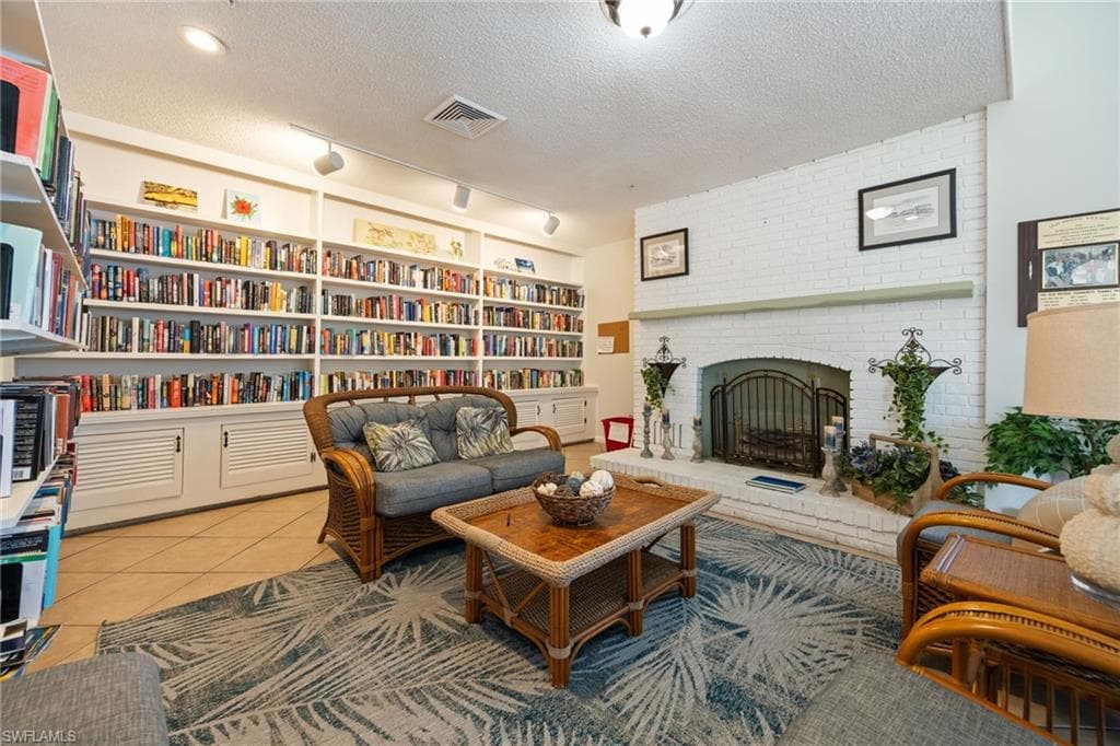 14704 Patrick Henry RD-38