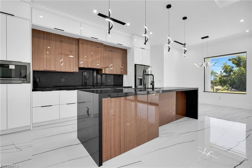 2900 NW 26th AVE-10