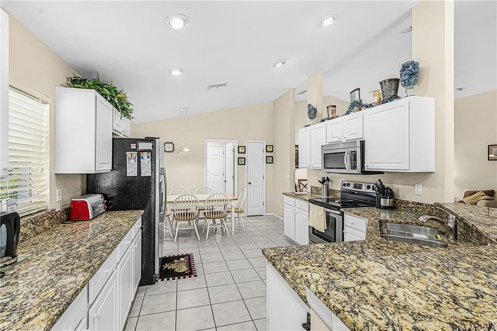 15638 Beachcomber AVE-16