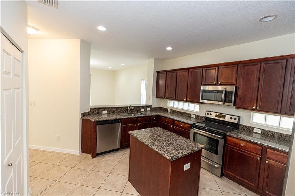 17007 Tremont ST-2