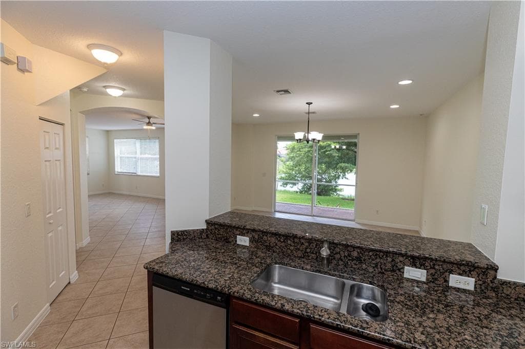 17007 Tremont ST-4