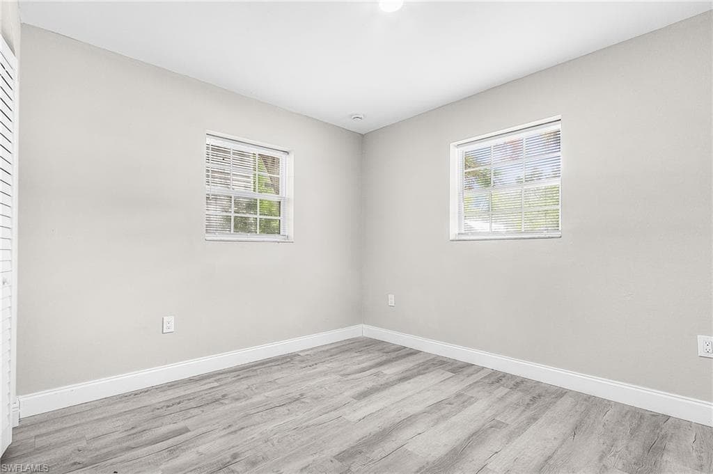 2648 Michigan AVE-12