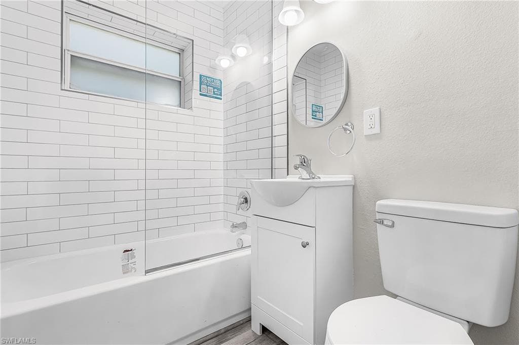 2648 Michigan AVE-25