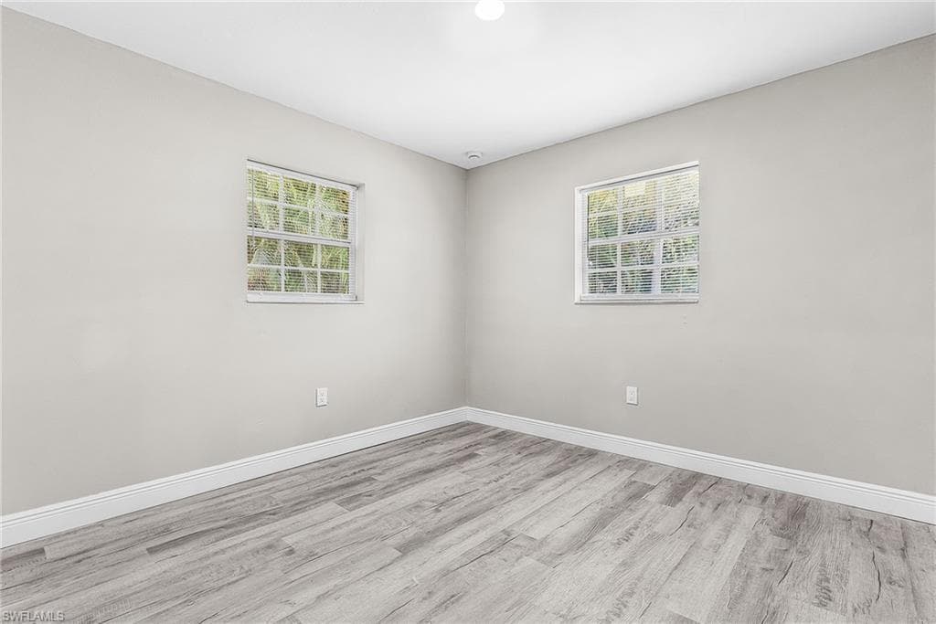 2648 Michigan AVE-23