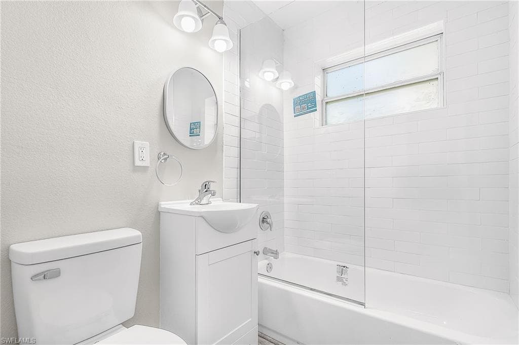 2648 Michigan AVE-13