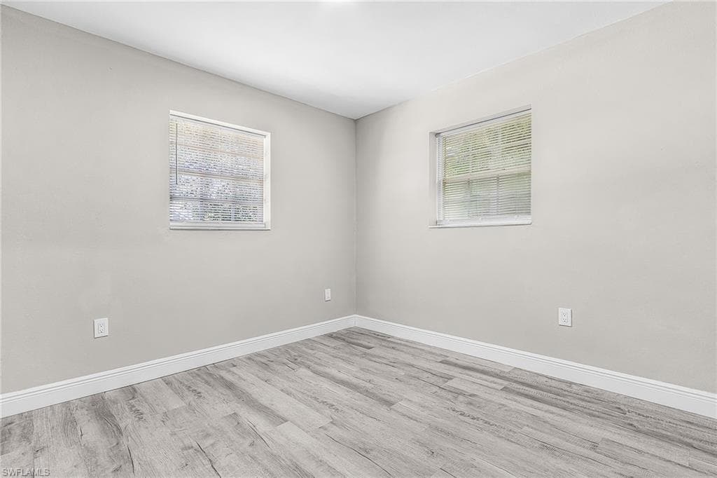 2648 Michigan AVE-24