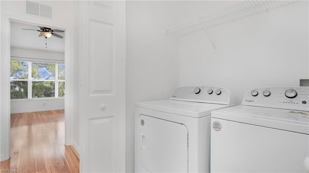 880 Hampton CIR-29