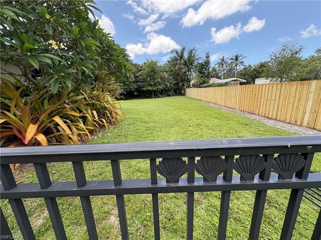 5232 Raintree LN-45