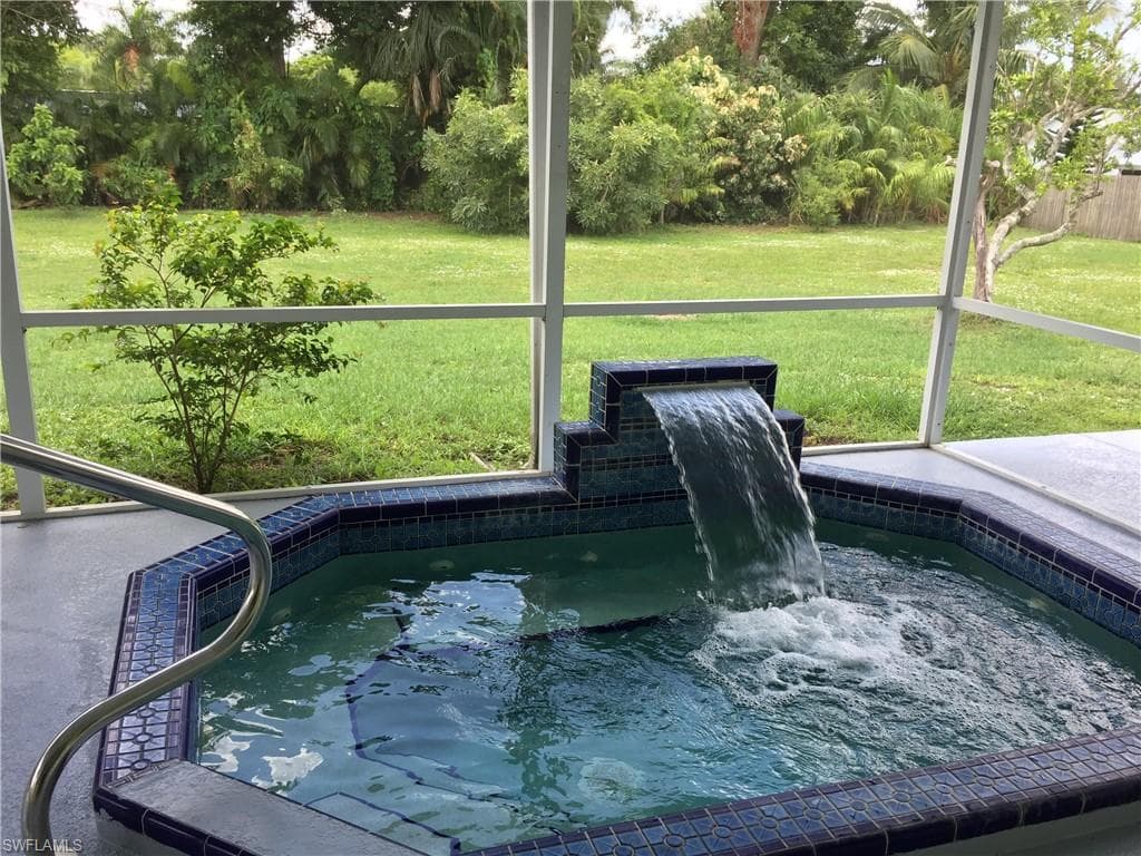 5232 Raintree LN-6