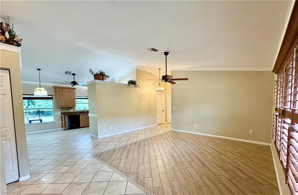 5232 Raintree LN-32