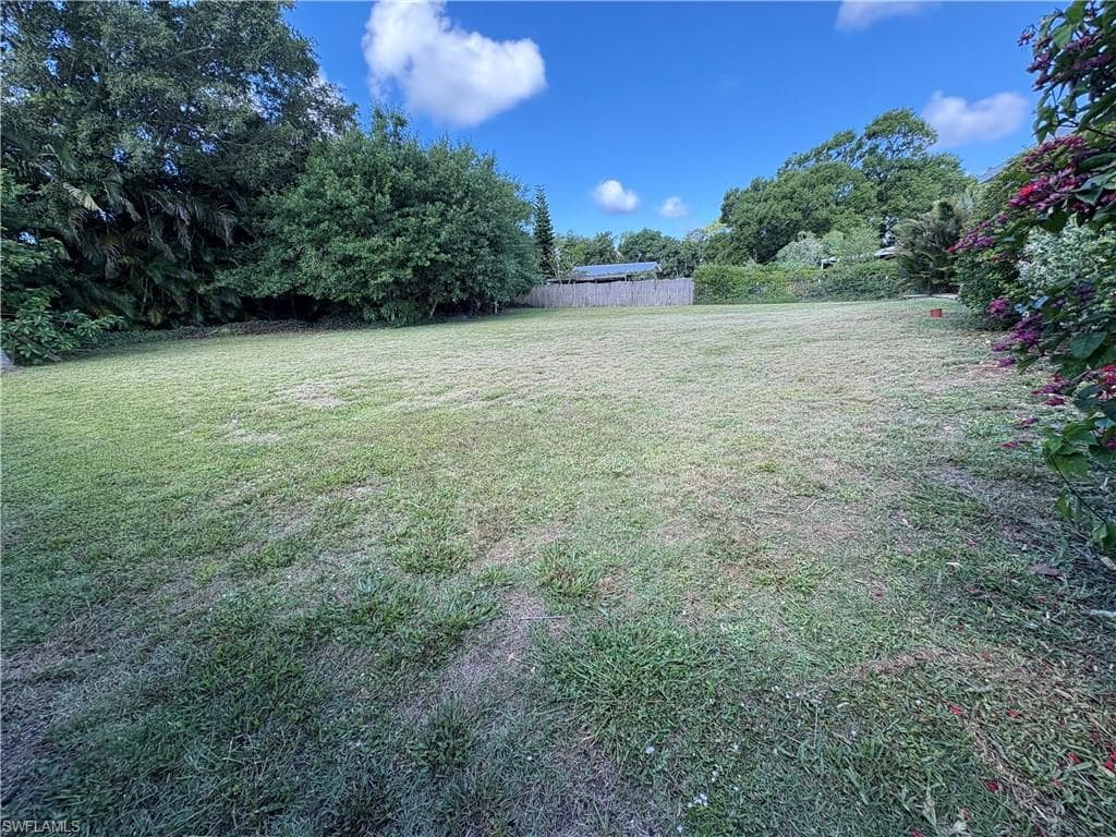 5232 Raintree LN-17