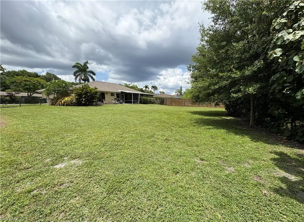 5232 Raintree LN-39