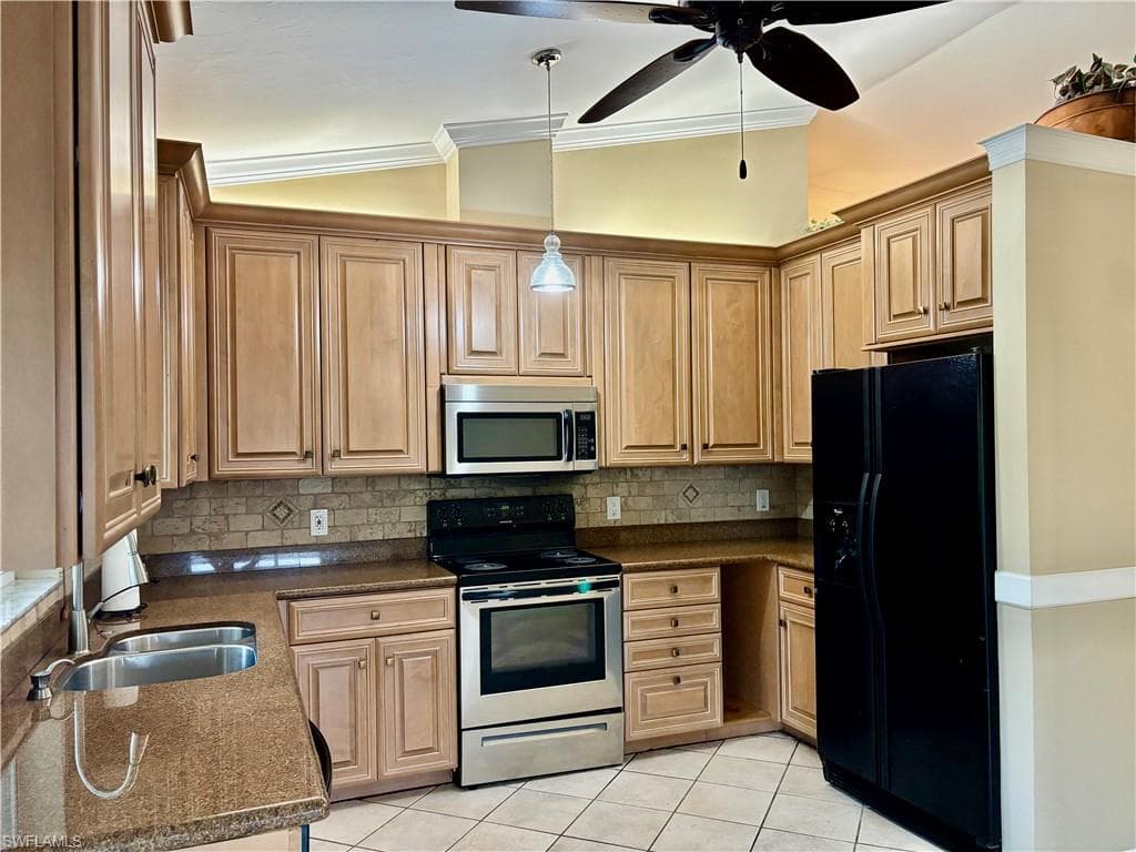 5232 Raintree LN-7