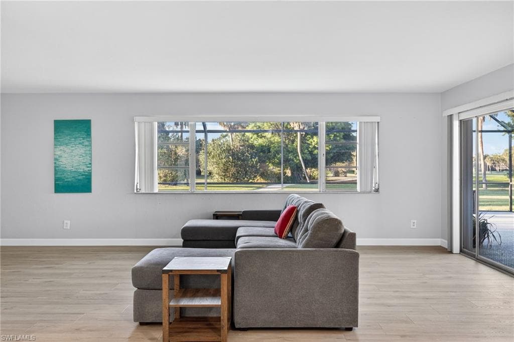 1688 Saint Clair AVE E-16