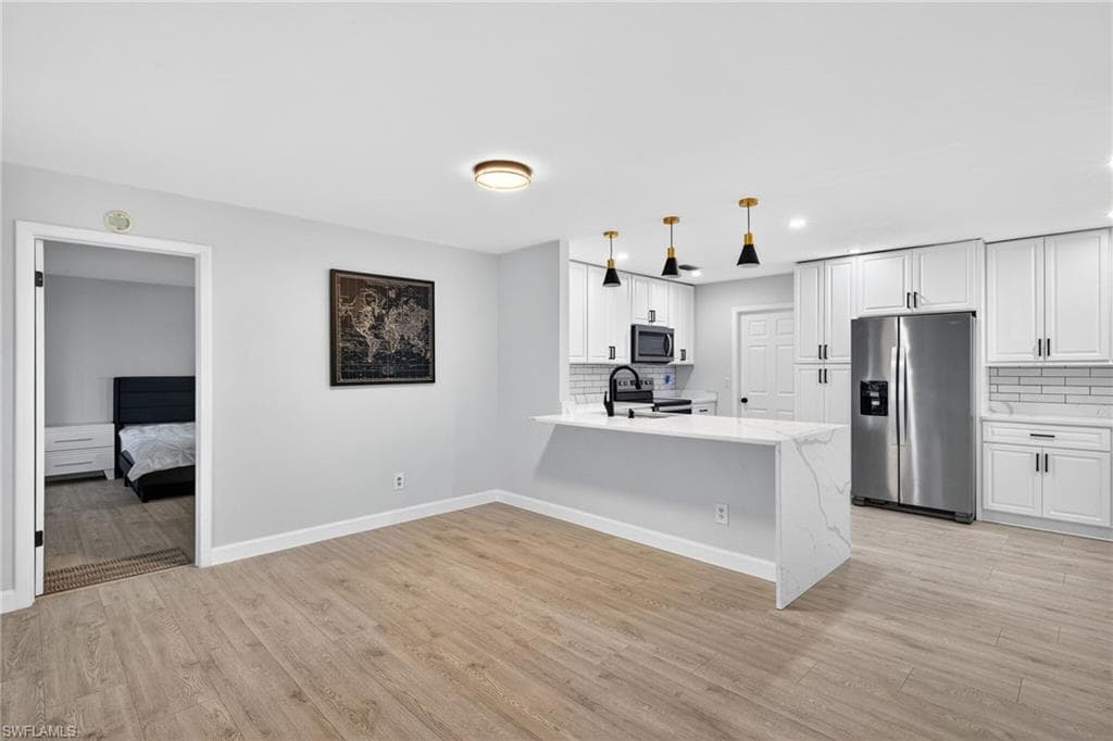 1688 Saint Clair AVE E-21