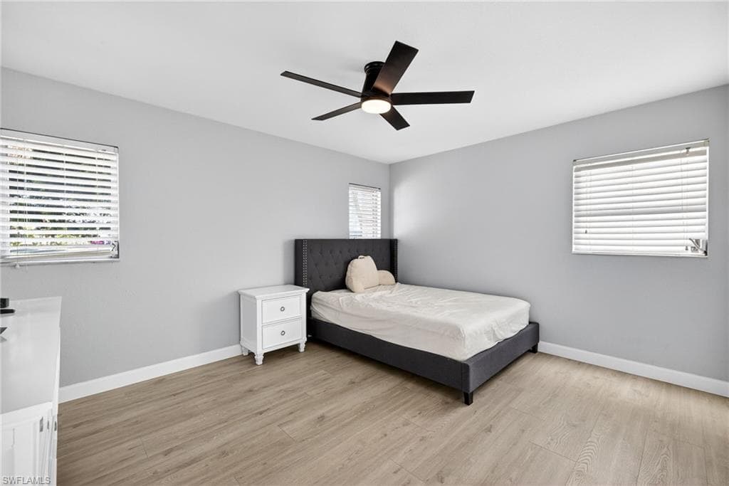 1688 Saint Clair AVE E-32