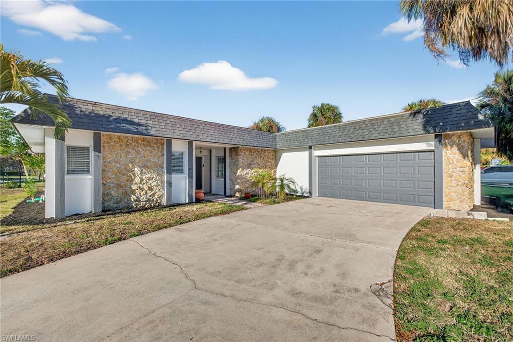 1688 Saint Clair AVE E-13