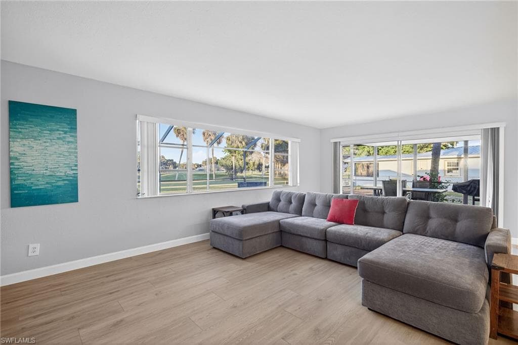 1688 Saint Clair AVE E-18