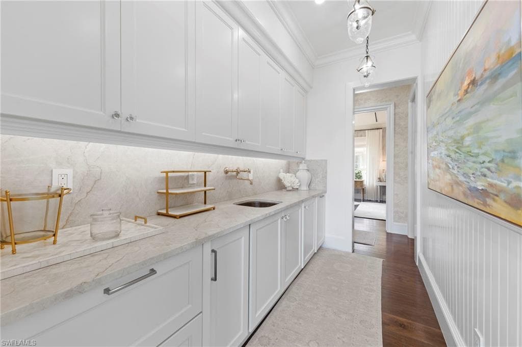 3675 Gordon DR-38