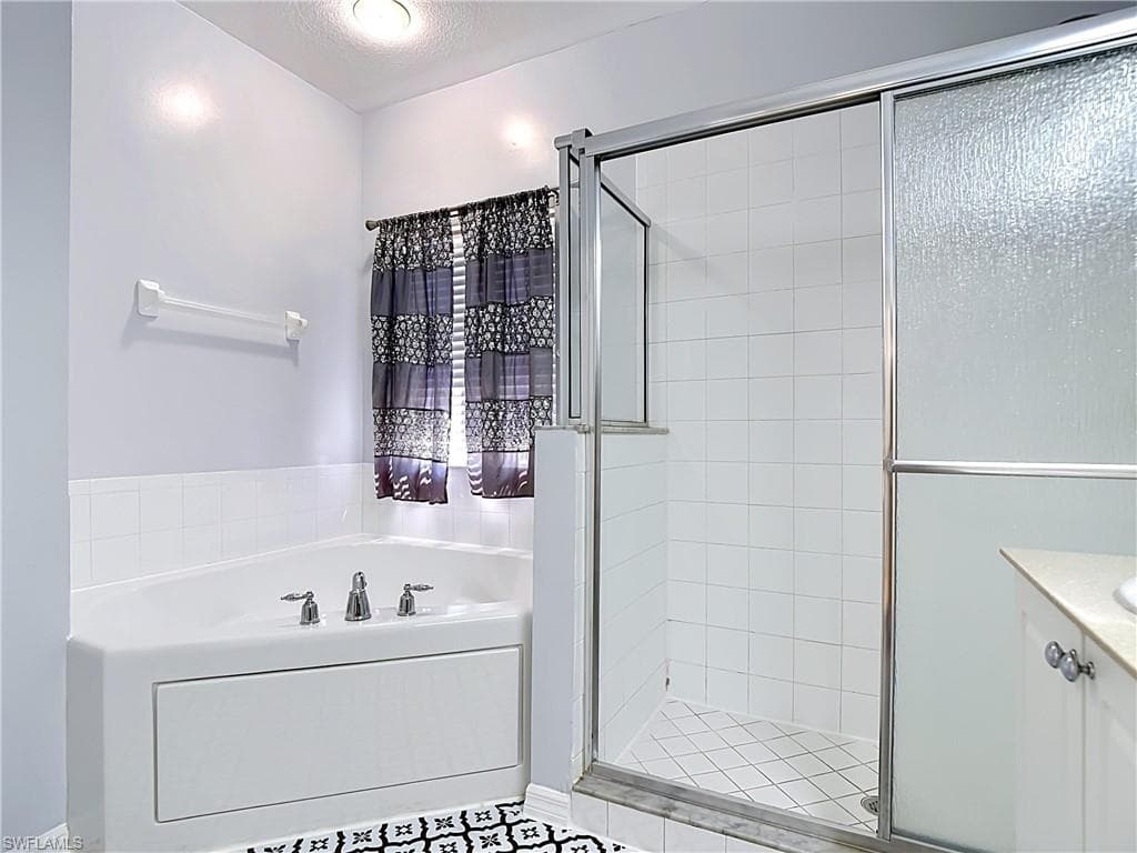 15641 Alton DR-34