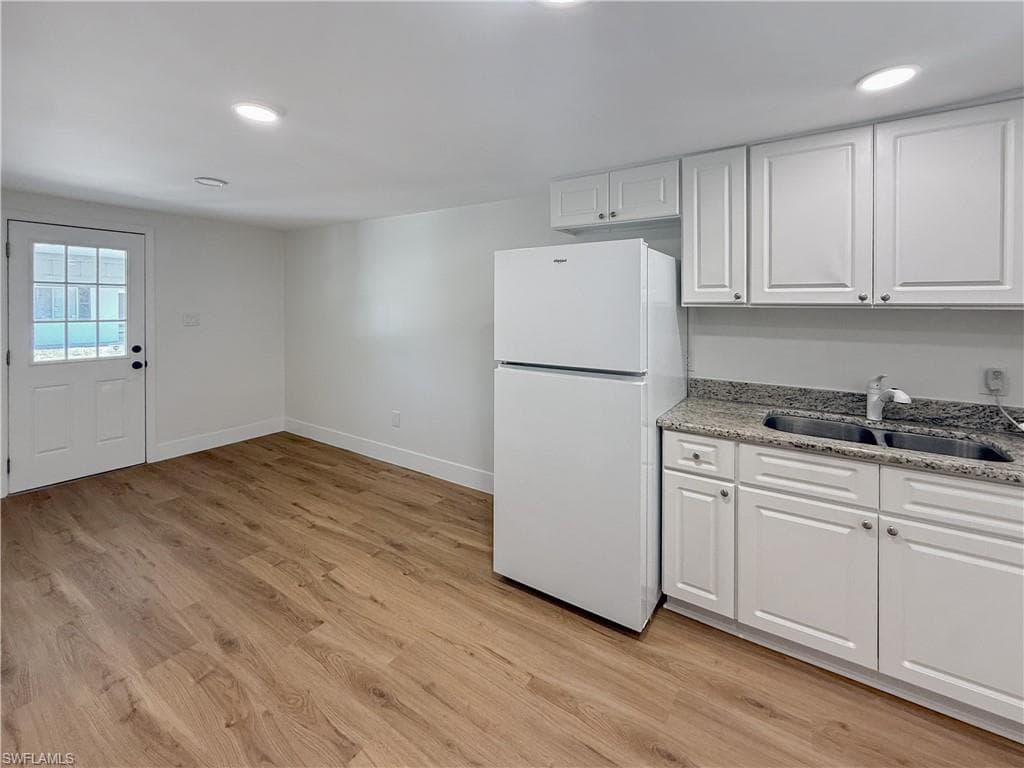 204 2nd ST 2-9