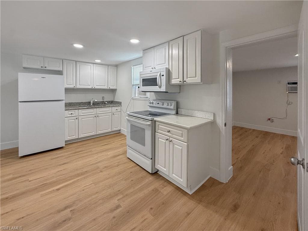 204 2nd ST 2-3