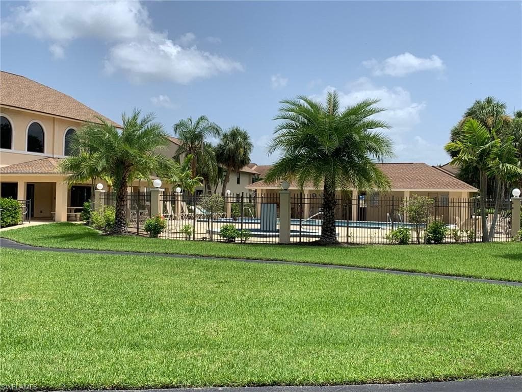 8715 Charter Club CIR 4-1