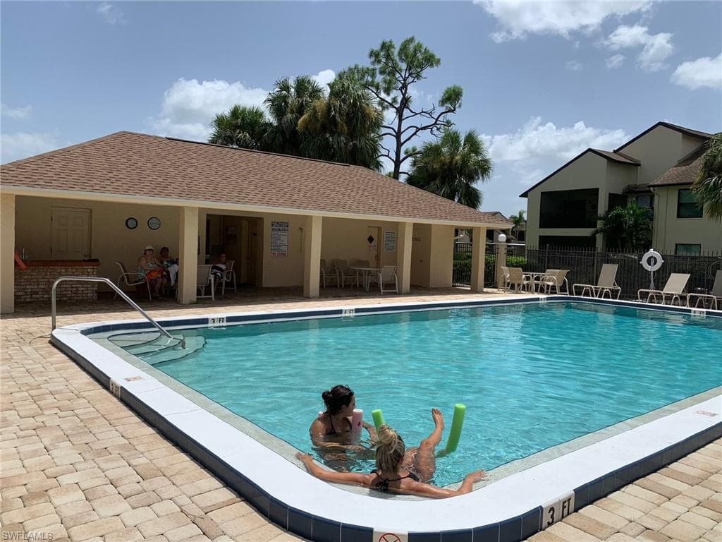 8715 Charter Club CIR 4-19