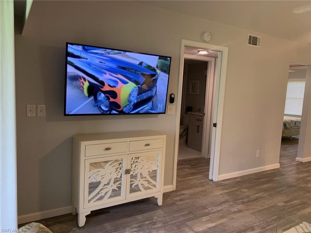 8715 Charter Club CIR 4-8