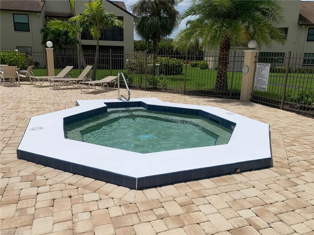 8715 Charter Club CIR 4-20
