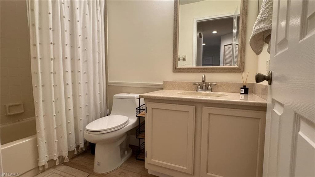 9828 Luna CIR H202-33