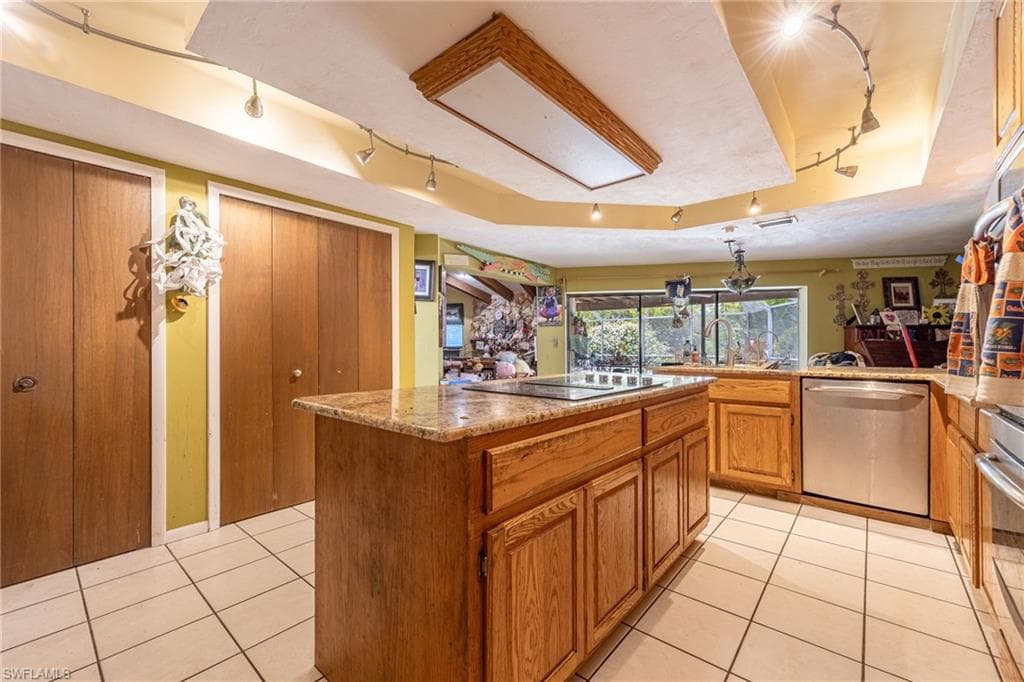 13746 Brynwood LN-16