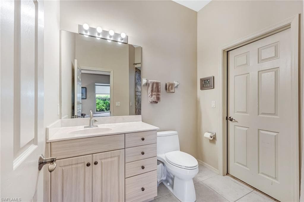 8241 Laurel Lakes BLVD-12