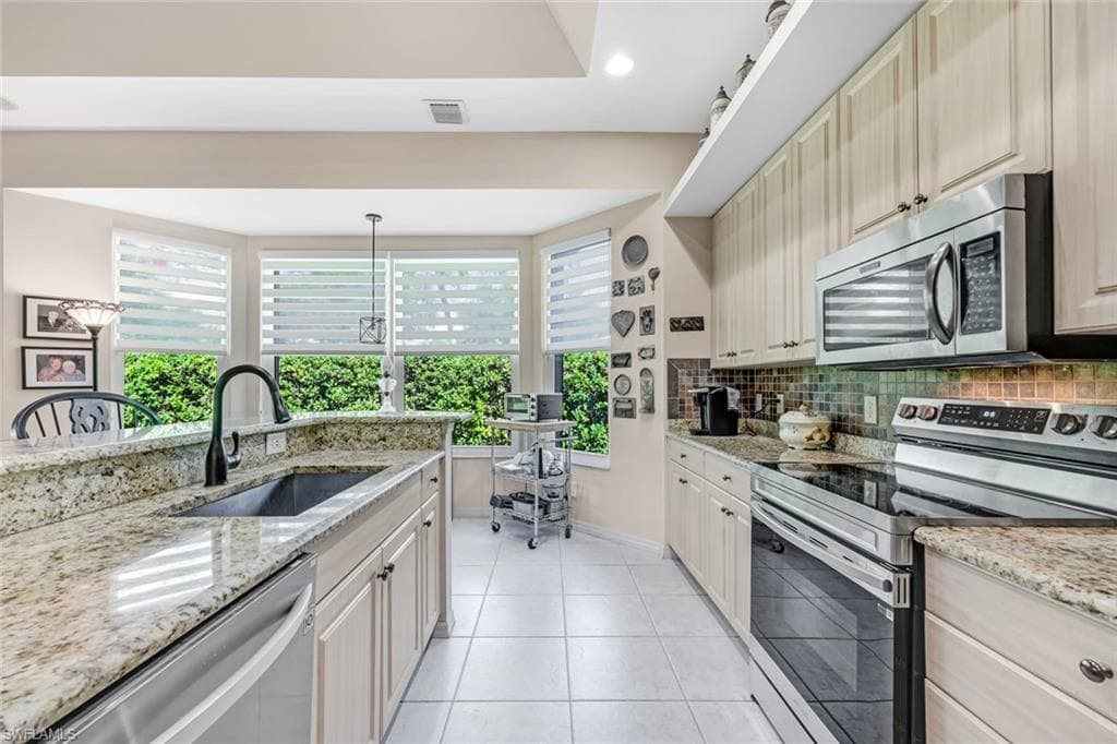 8241 Laurel Lakes BLVD-4