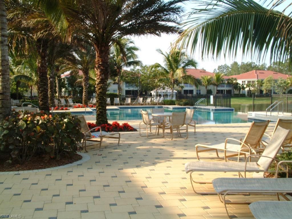 1634 Tarpon Bay DR S 202-33