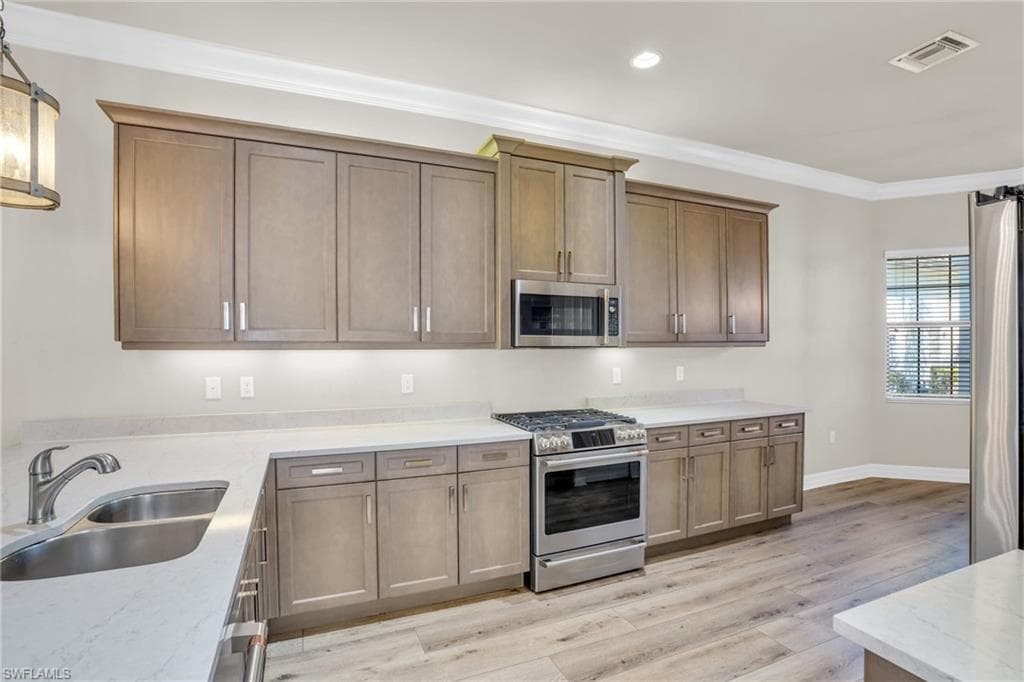 4420 Aurora ST-12