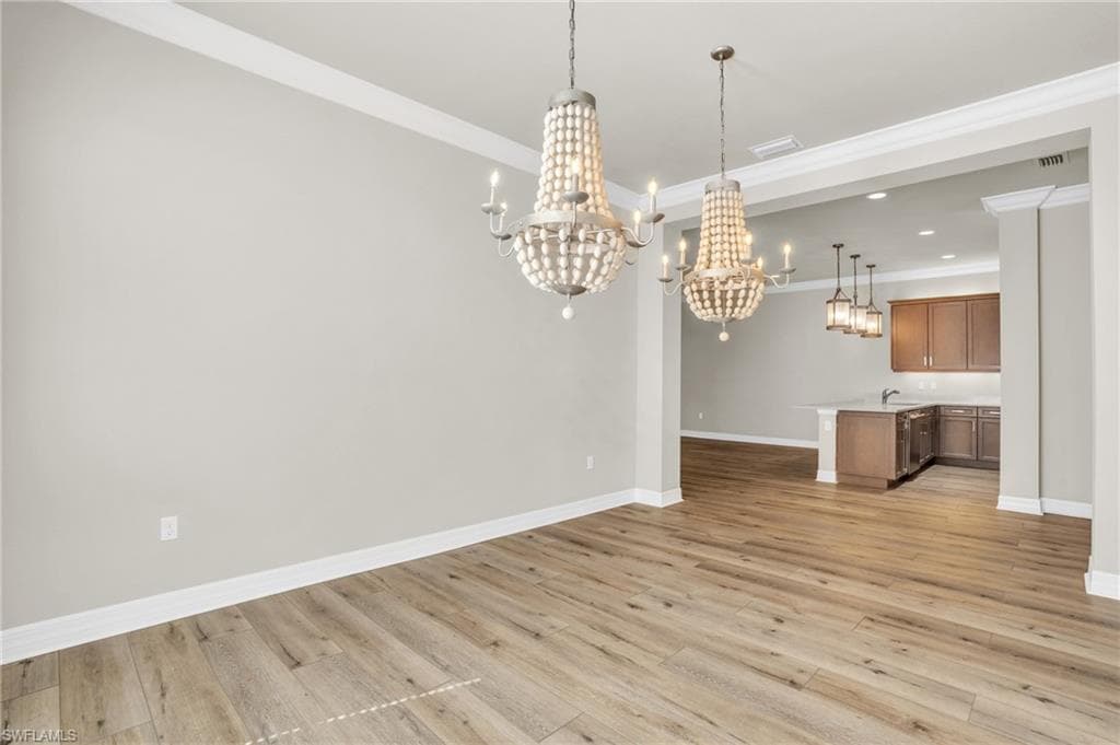 4420 Aurora ST-4