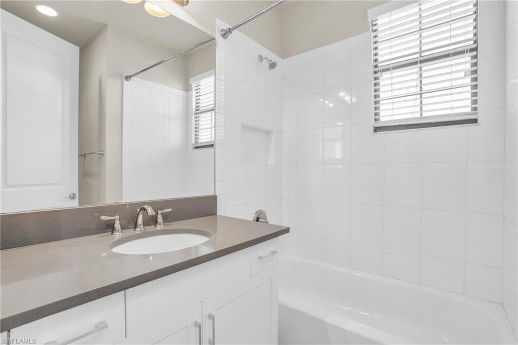 4420 Aurora ST-23