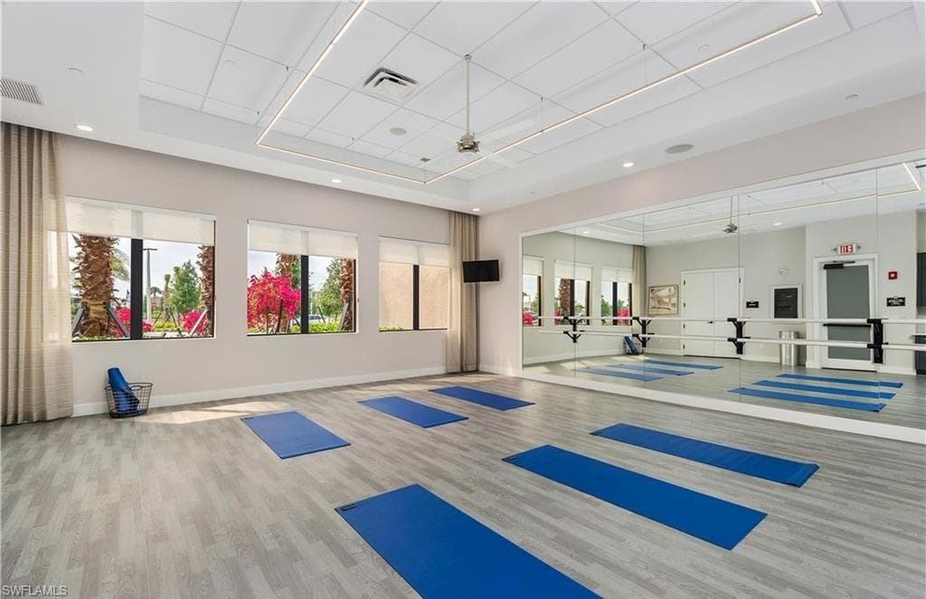 4420 Aurora ST-38