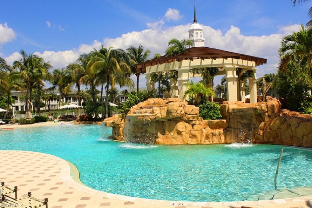 325 Dunes BLVD 306-32