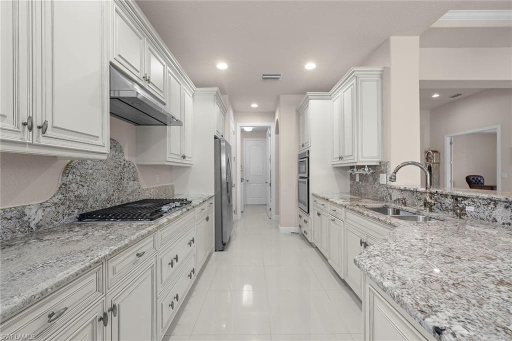 9917 Alhambra LN-12