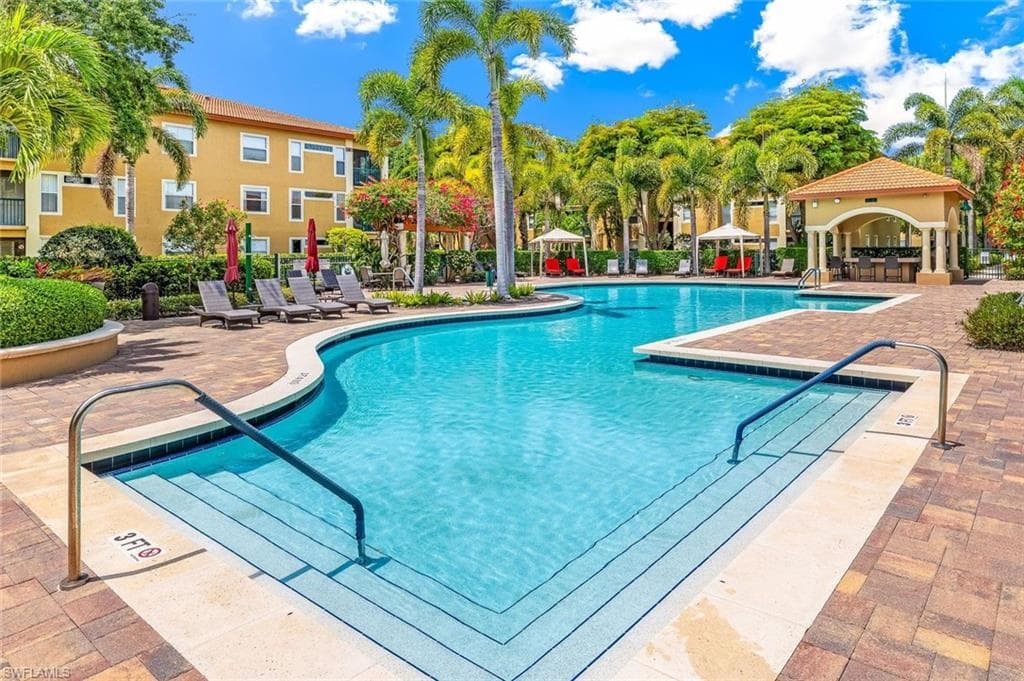 8920 Colonnades CT E 518-1