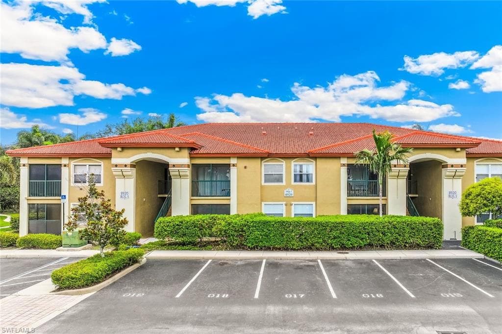 8920 Colonnades CT E 518-19