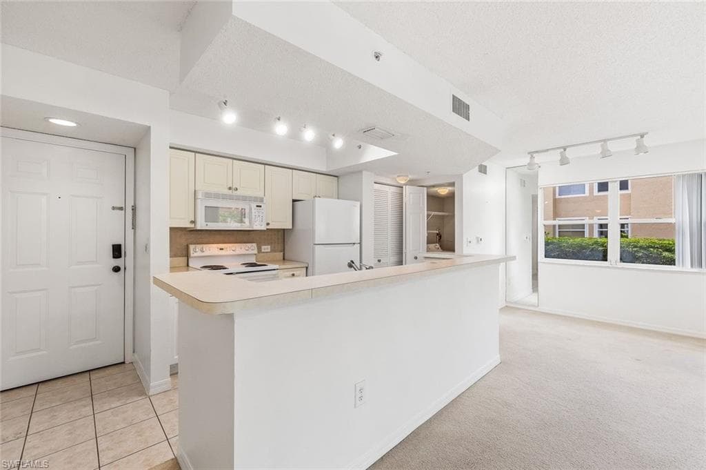 8920 Colonnades CT E 518-3