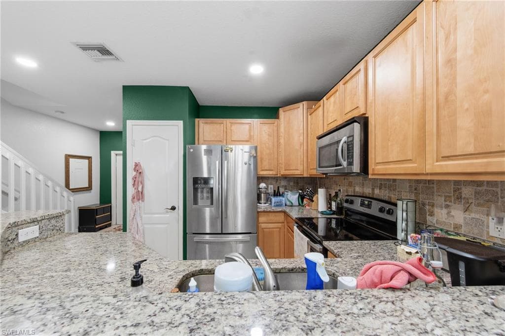 8587 Athena CT-9