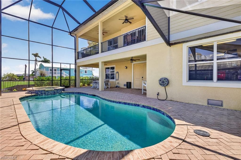243 Driftwood LN-2
